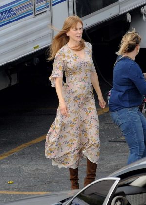 Nicole Kidman - Arriving on the set of 'Big Little Lies' in Los Angeles
