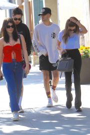 Olivia Jade and Isabella Rose Giannulli - Grab lunch together in Beverly Hills