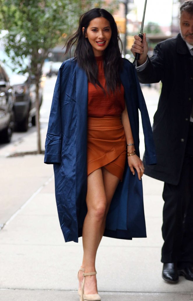 Olivia Munnin Short Skirt -01 | GotCeleb