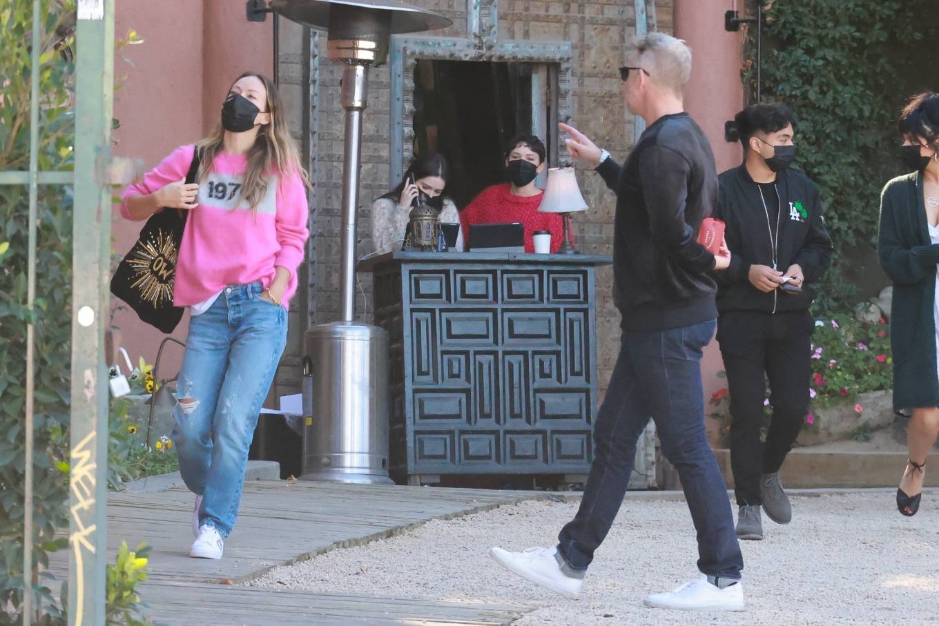 Olivia Wilde - Out with a friend for lunch at Bacari Bar in Silver Lake