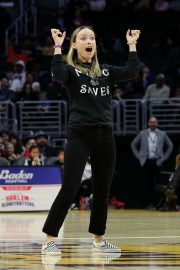 Olivia Wilde - Pictured at Harlem Globetrotters game in Los Angeles