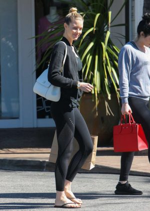 Paige Butcher in Tights Leaves the Gym in Beverly Hills