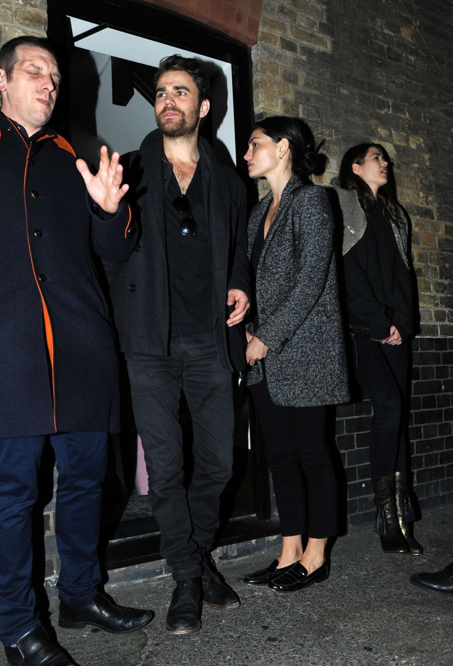 Phoebe Tonkin And Paul Wesley Leaving A Restaurant 01 Gotceleb