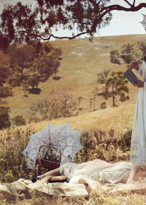 Phoebe Tonkin: Vogue Australia 2015 -02 | GotCeleb