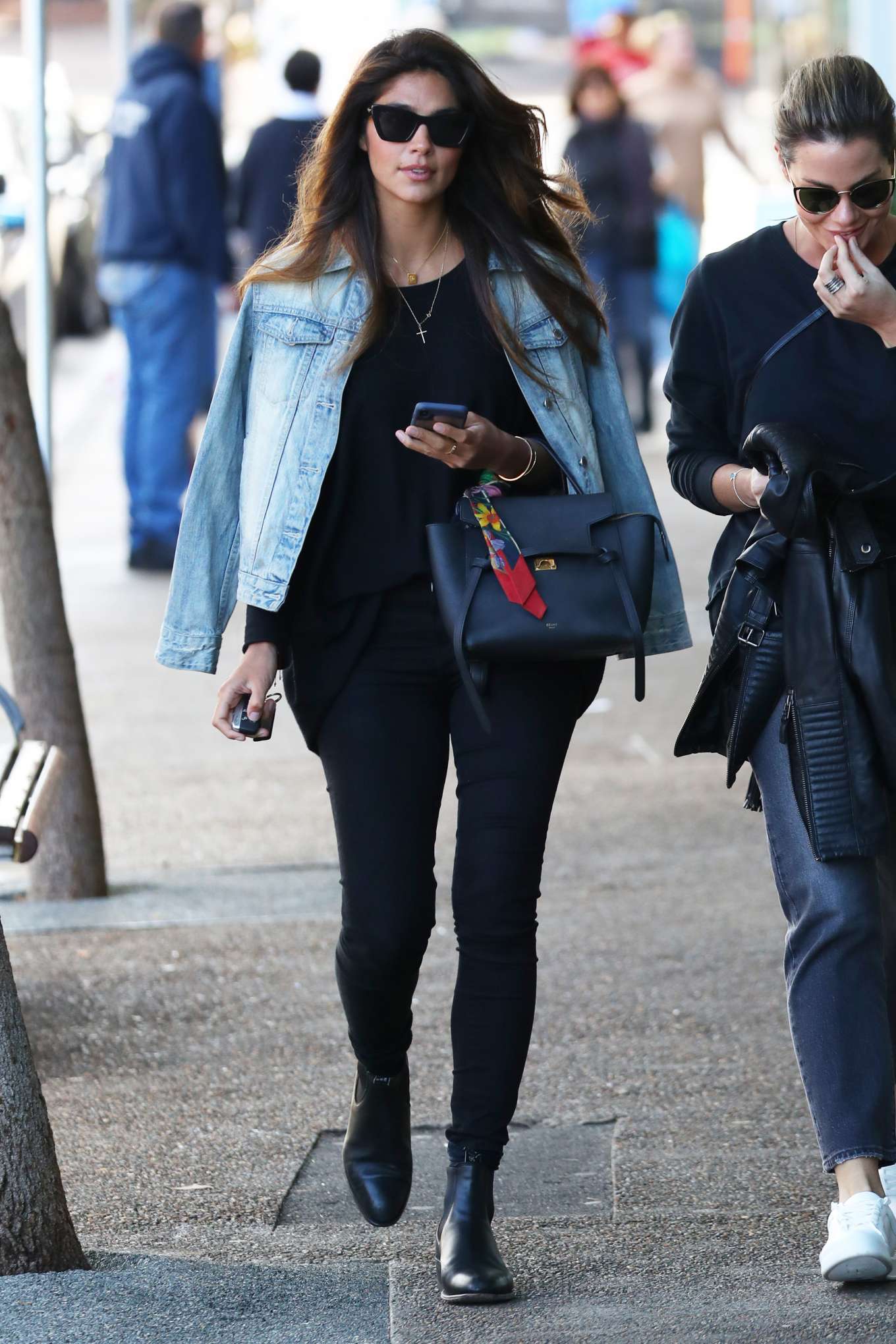Pia Miller with girlfriend heading out for lunch in Bondi-07 | GotCeleb