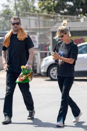 Pixie Geldof and George Barnett - Shopping at the Melrose Trading Post in LA