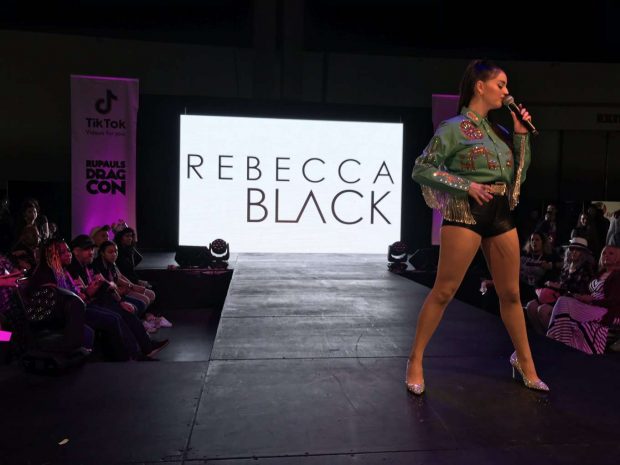 Index of /wp-content/uploads/photos/rebecca-black/at-rupaul-s-dragcon