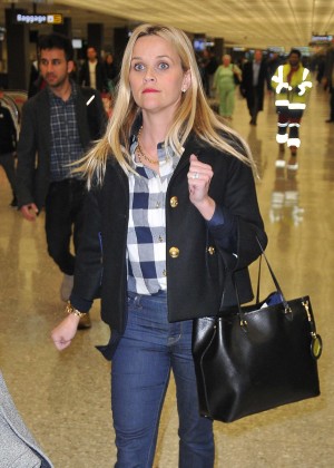 Reese Witherspoon - Arrives in Washington