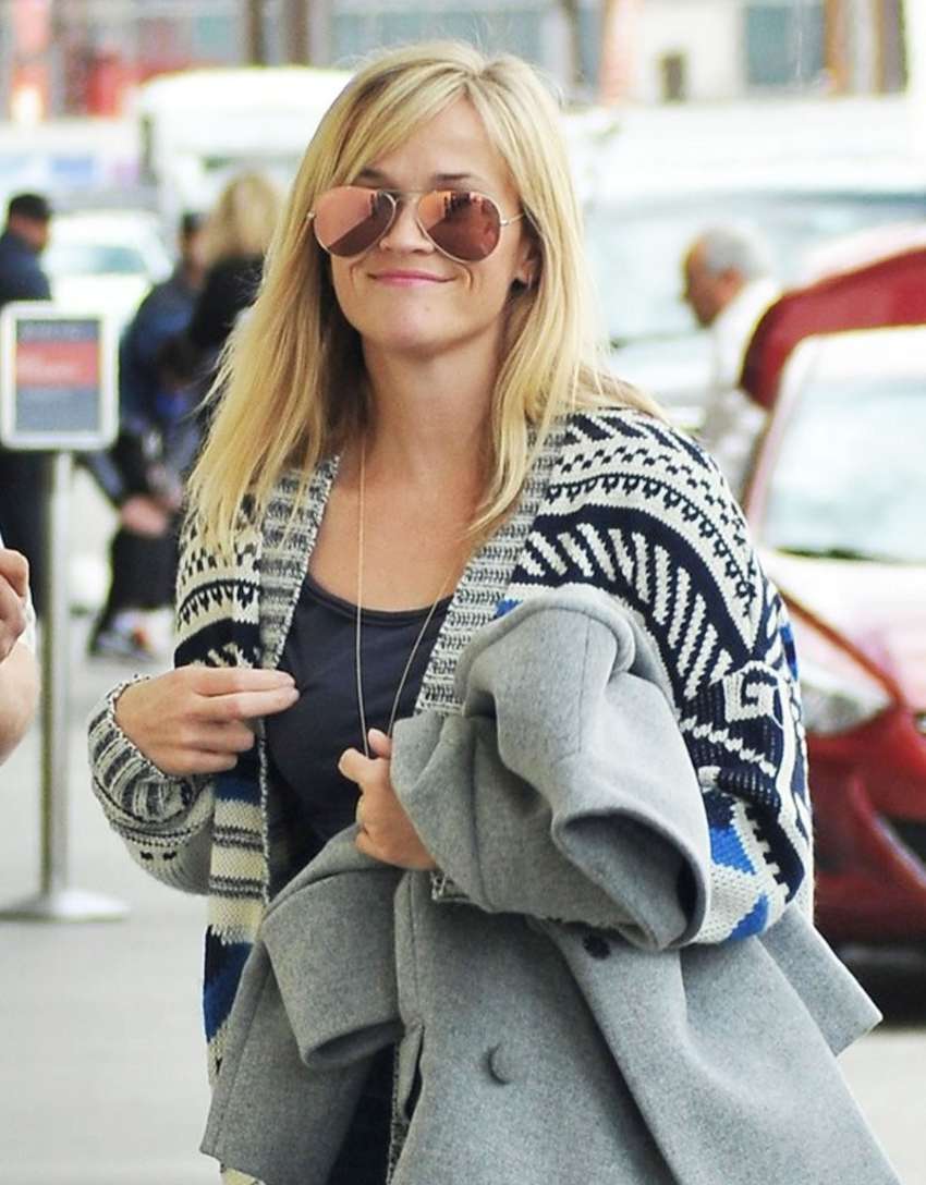 Reese Witherspoon 2015 : Reese Witherspoon in Jeans at LAX Airport -07
