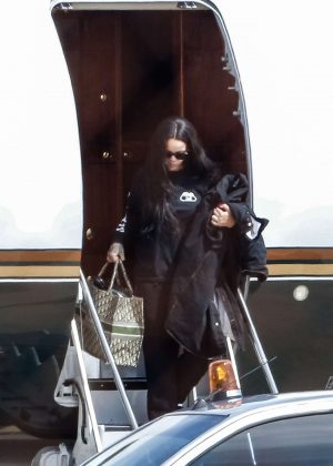 Rihanna - Arrives at the airport in Barbados