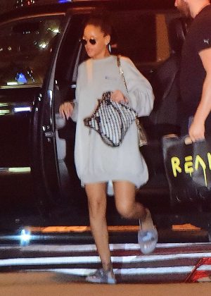 Rihanna Arriving to her NYC apartment