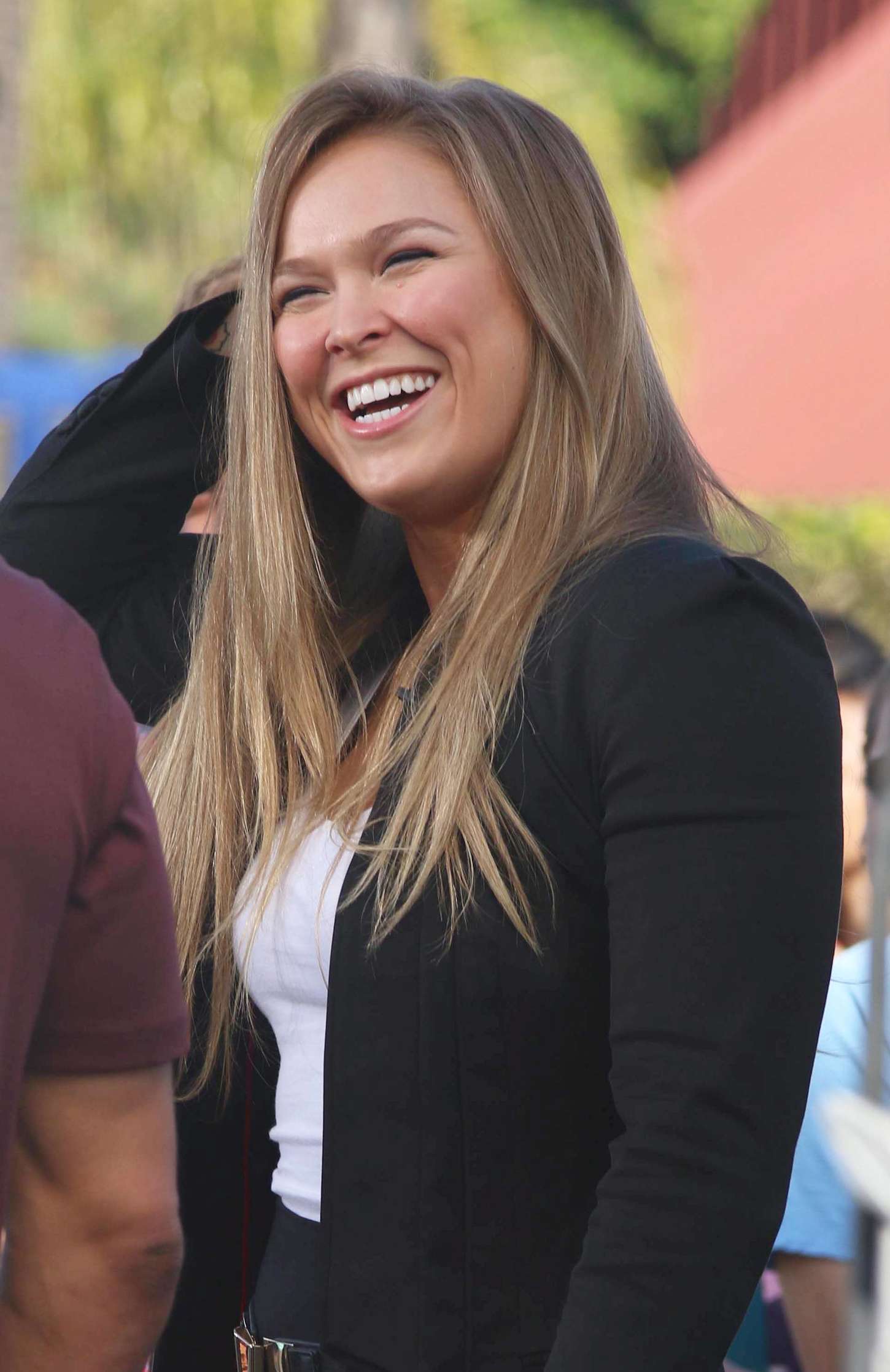 Ronda Rousey 2015 : Ronda Rousey on Extra set -03