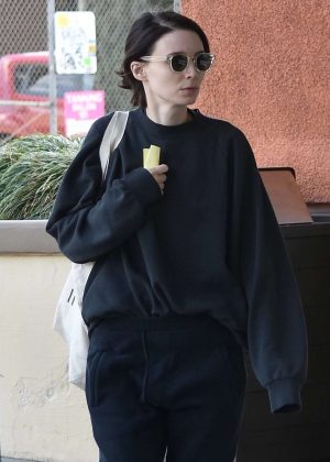 Rooney Mara - Shopping in LA
