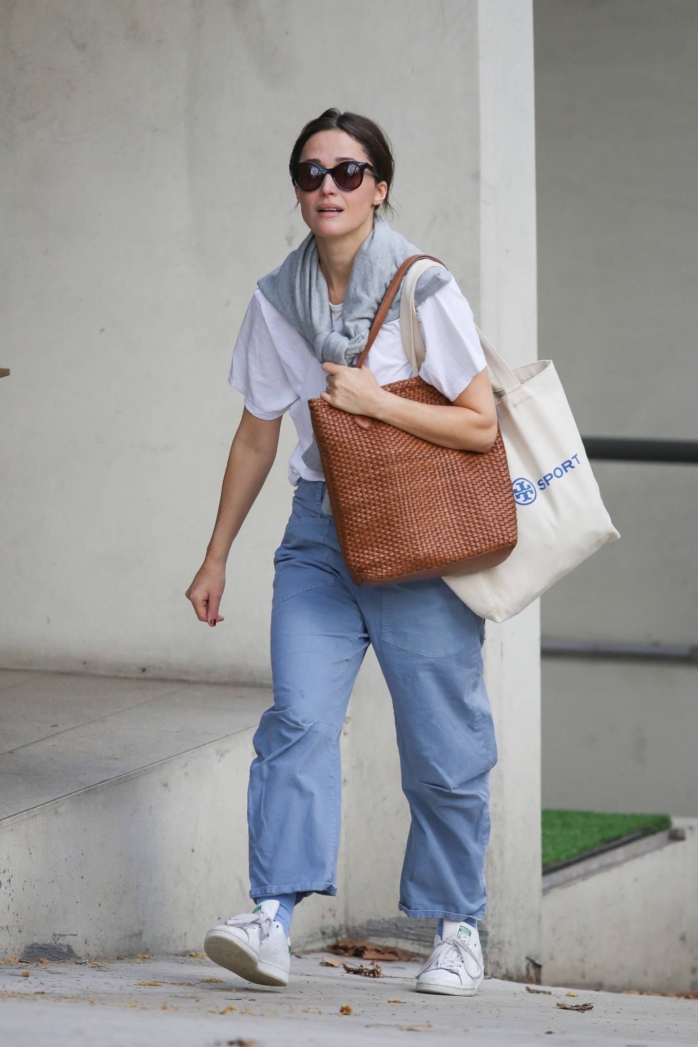 Index of /wp-content/uploads/photos/rose-byrne/seen-leaving-a-pilates ...