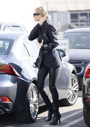 Rosie Huntington Whiteley - Heads to a meeting in Beverly Hills