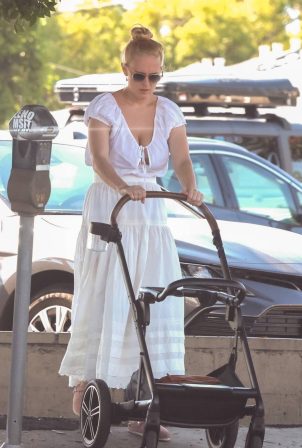 Rumer Willis - Grabs lunch with a friend at All Time in Los Feliz