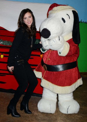 Ryan Newman - Knott's Merry Farm's Countdown To Christmas And Snoopy's Merriest Tree Lighting in Buena Park