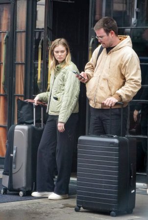 Sara Paxton - Spotted out in New York