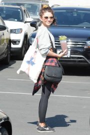 Sarah Hyland - Seen while leaving the gym in Hollywood