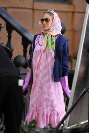 Sarah Jessica Parker - Filming 'And Just Like That'
