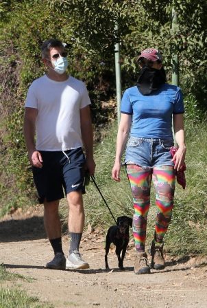 Sarah Silverman - Seen with her boyfriend Rory Albanese in Los Feliz