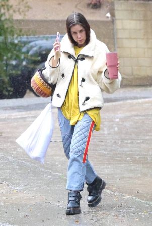 Scout Willis - In a Teddy coat under the rain in Los Angeles