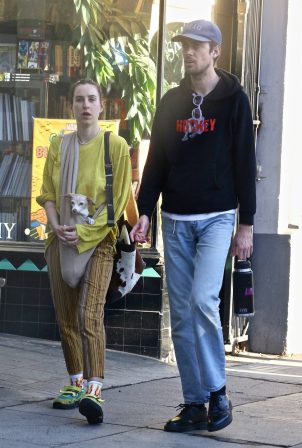 Scout Willis - Out for a stroll with her boyfriend in Los Feliz