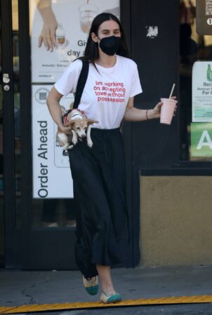 Scout Willis - Running errands in West Hollywood