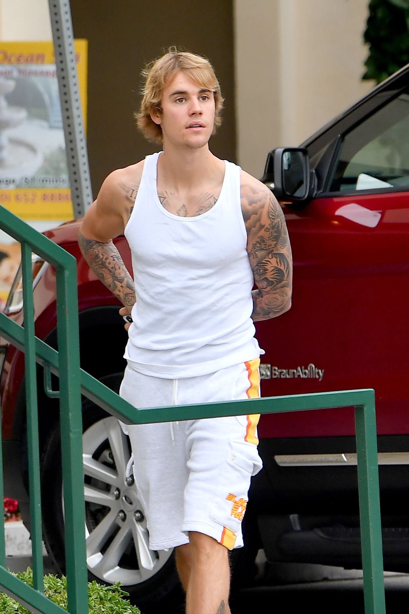 Selena Gomez and Justin Bieber: Lleaving a pilates studio -20 | GotCeleb