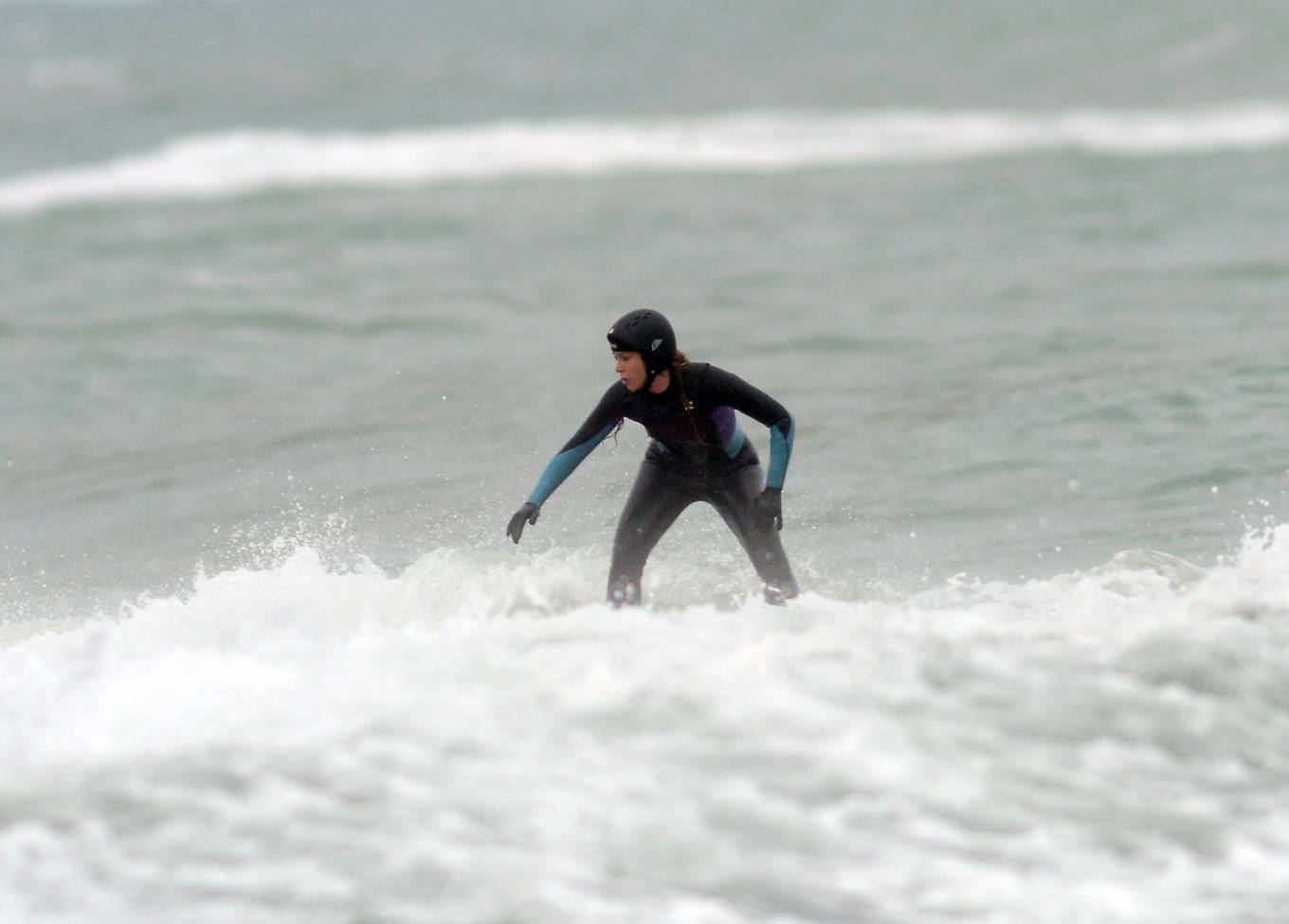 Shakira – Pictured at a surfing lesson on the beach in Barcelona