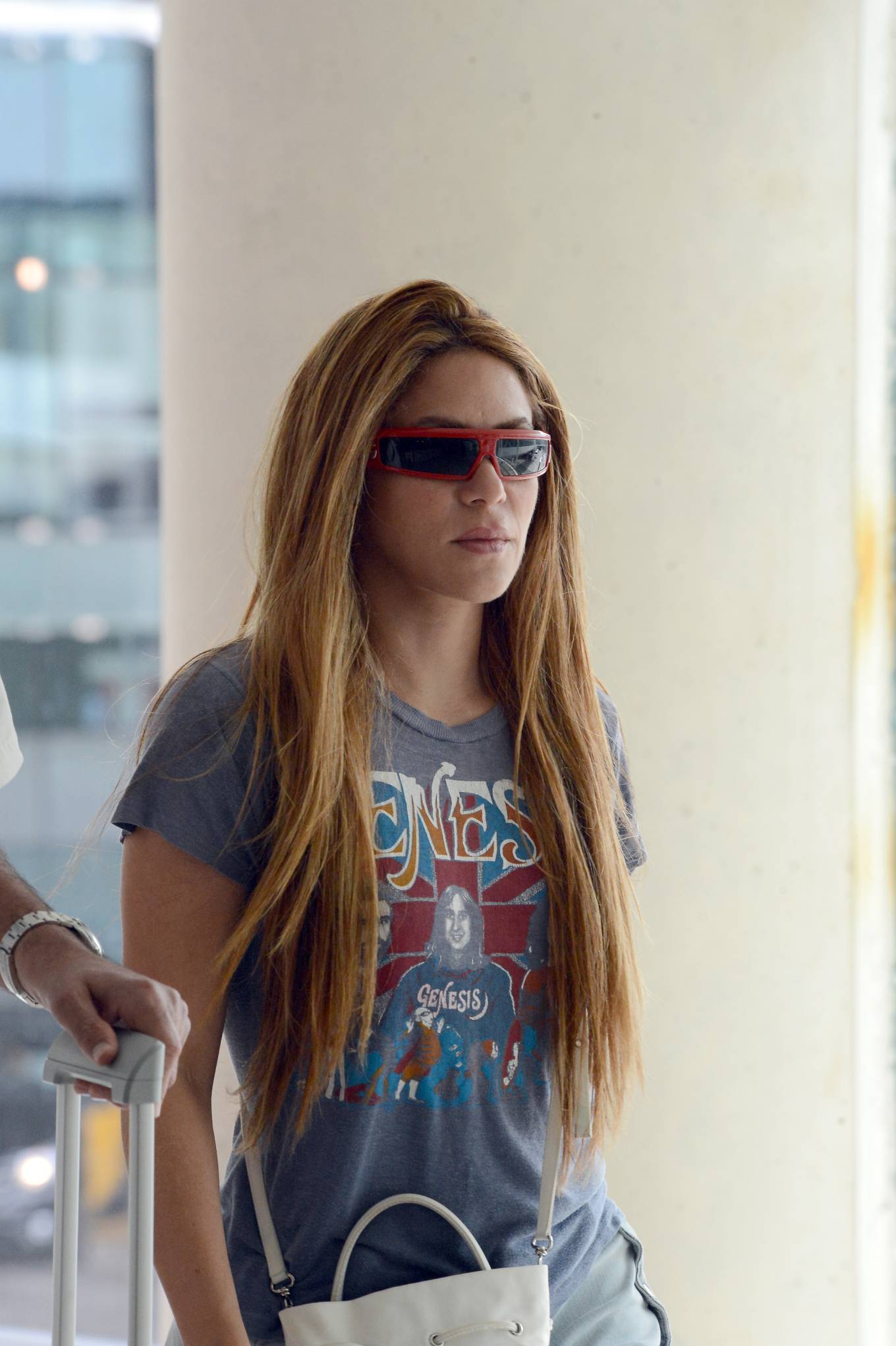 Shakira 2023 : Shakira – Seen at the Barcelona airport to catch a flight to Miami-15