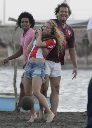Shakira - Shooting a music video for 'La Bicicleta' in Barranquilla