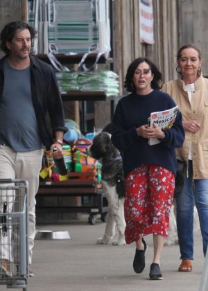 Shannen Doherty - Shopping at vintage market in Malibu