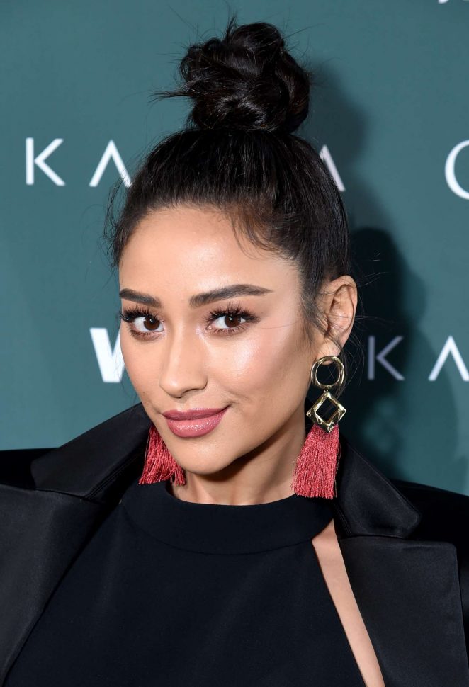 Index of /wp-content/uploads/photos/shay-mitchell/cfda-variety-and-wwd ...