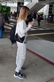 Sofia Richie - Arrives at LAX airport in Los Angeles
