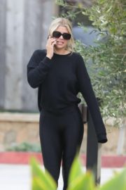 Sofia Richie - Pick up food to go at Kristy's restaurant in Malibu