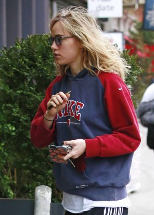 Suki Waterhouse - Out and about in NYC