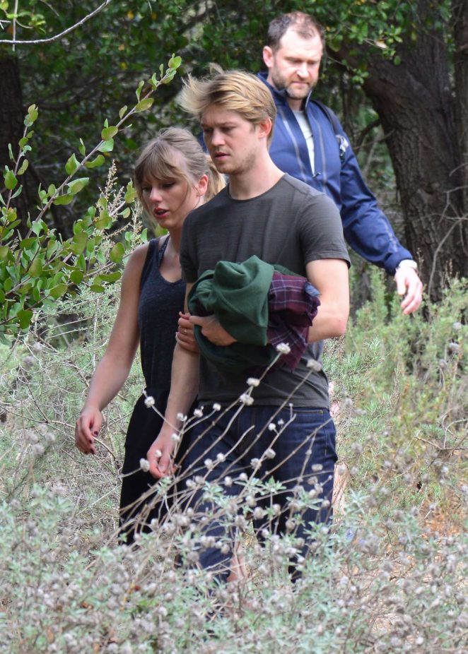 Taylor Swift and Joe Alwyn: Enjoy a scenic hike in Malibu -19 | GotCeleb