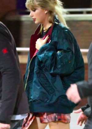 Taylor Swift on the Set of Her New Music Video in London