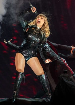 Taylor Swift - Performs on her 'Reputation' Tour at CenturyLink Field in Seattle