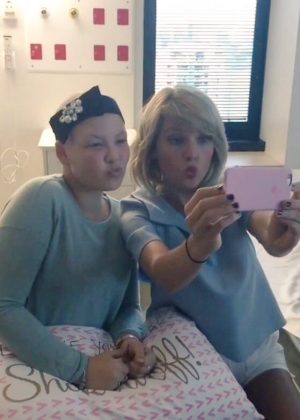 Taylor Swift - Visiting a children's hospital in Queensland