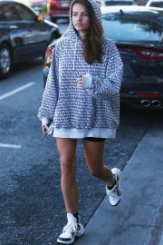 Thylane Blondeau buying a phone in West Hollywood