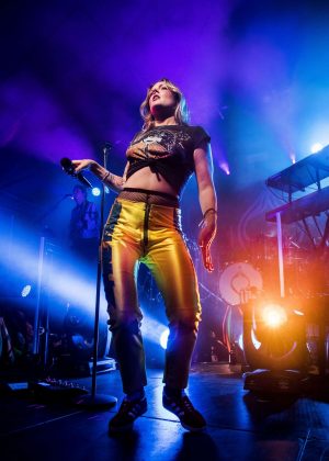 Tove Lo - Performs on stage in Stockholm