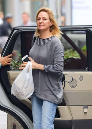 Uma Thurman in Jeans - Out and about in New York