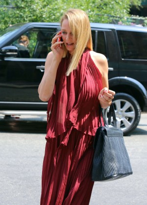 Uma Thurman on 'The Brits Are Coming' set in NYC