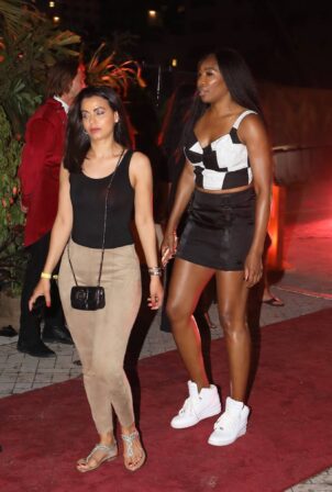 Venus Williams - Dinner candids at Carbone in Miami