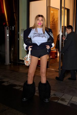 Wendy Williams - Seen at a gym to film her workout in New York