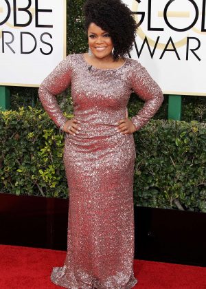Yvette Nicole Brown - 74th Annual Golden Globe Awards in Beverly Hills