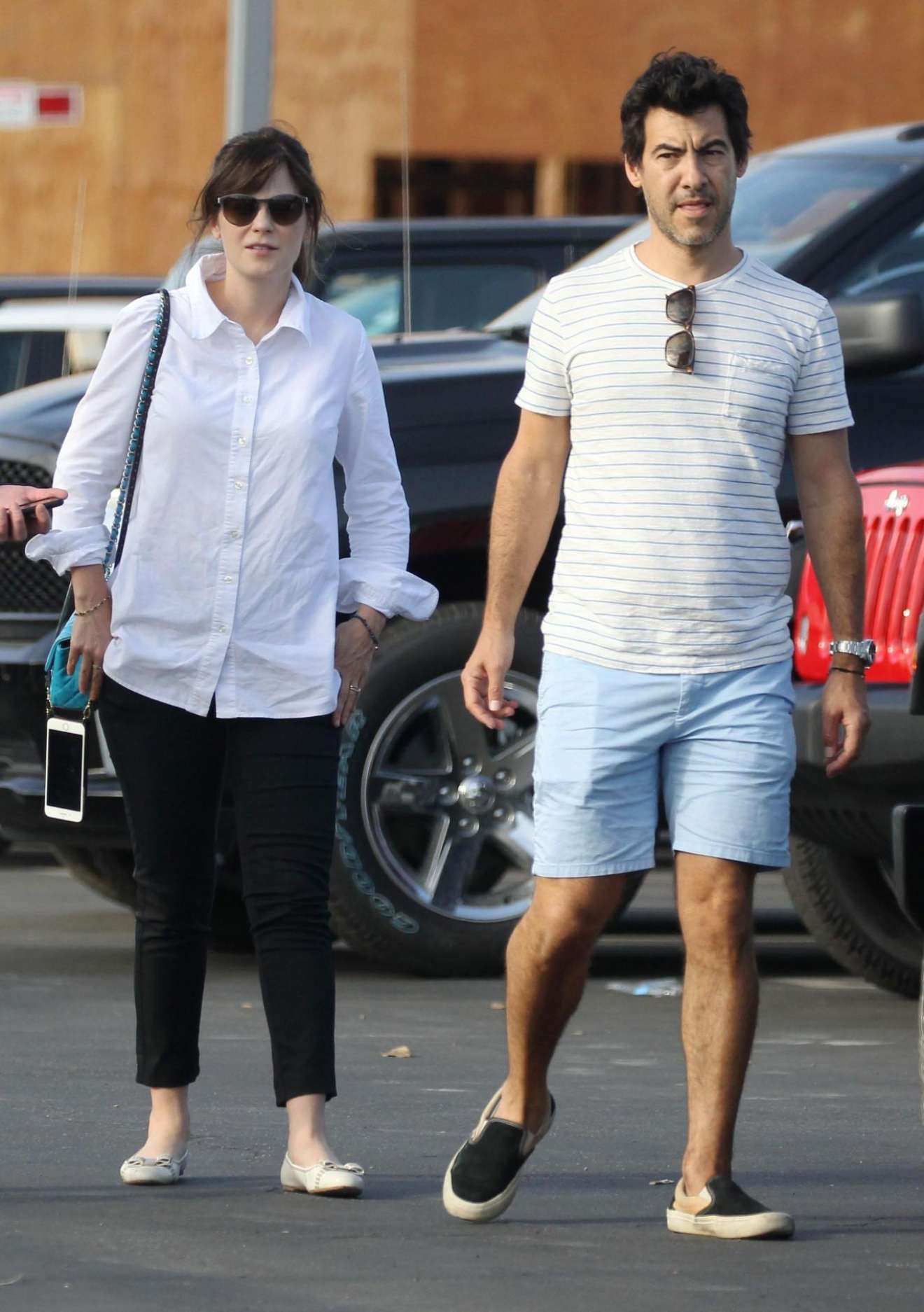 Zooey Deschanel: Shopping Candids in LA-04 | GotCeleb